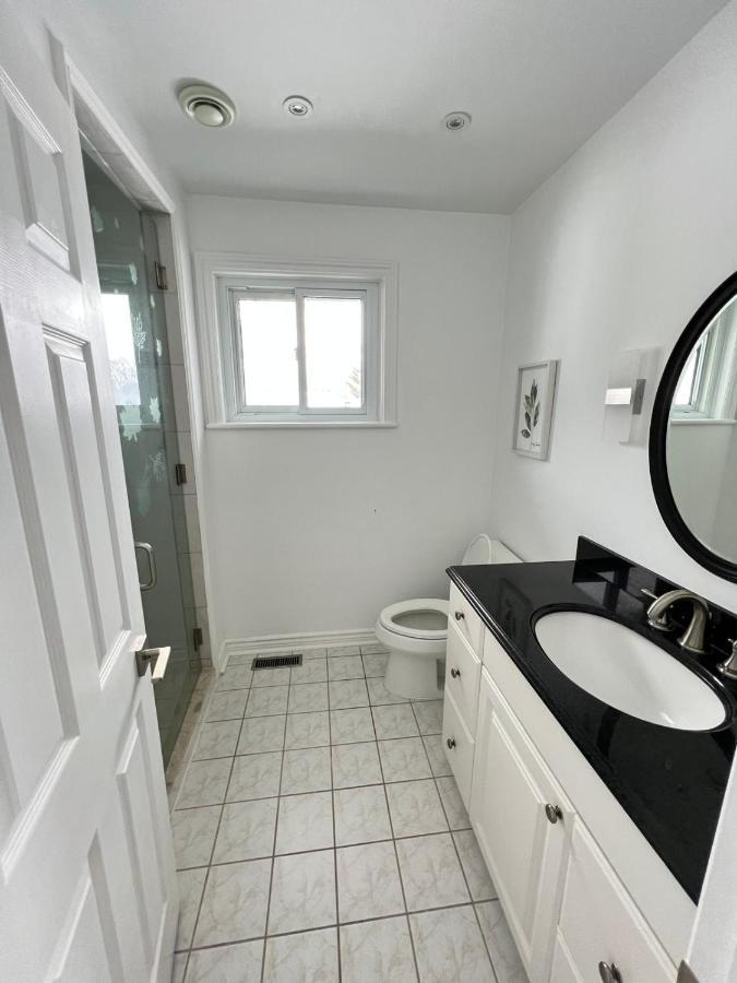 Letitia Heights !E Spacious And Quiet Private Bedroom With Private Bathroom Barrie Exterior photo